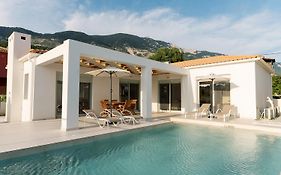 Villa Kira